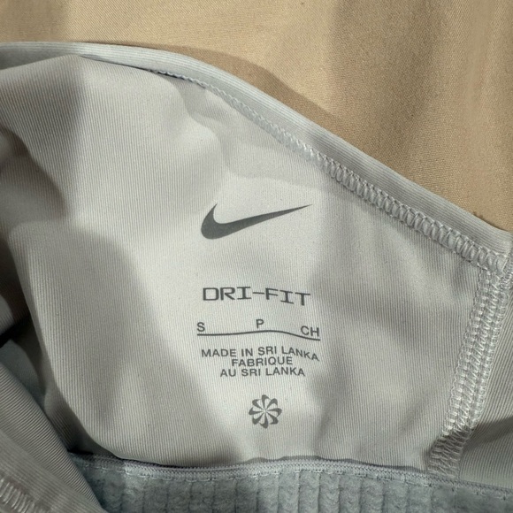 Nike Women's White Racerback Sports Bra - Picture 2 of 2